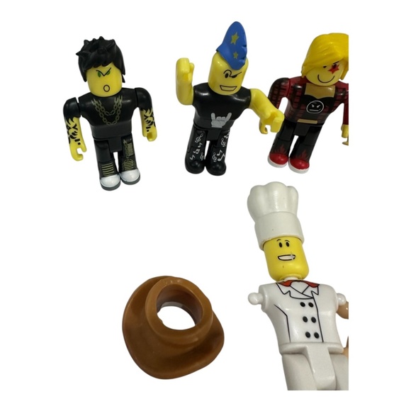 Roblox Figures Lot Punk Rockers And Indigenous Figure Set Of 7 Jazwares - Picture 2 of 7
